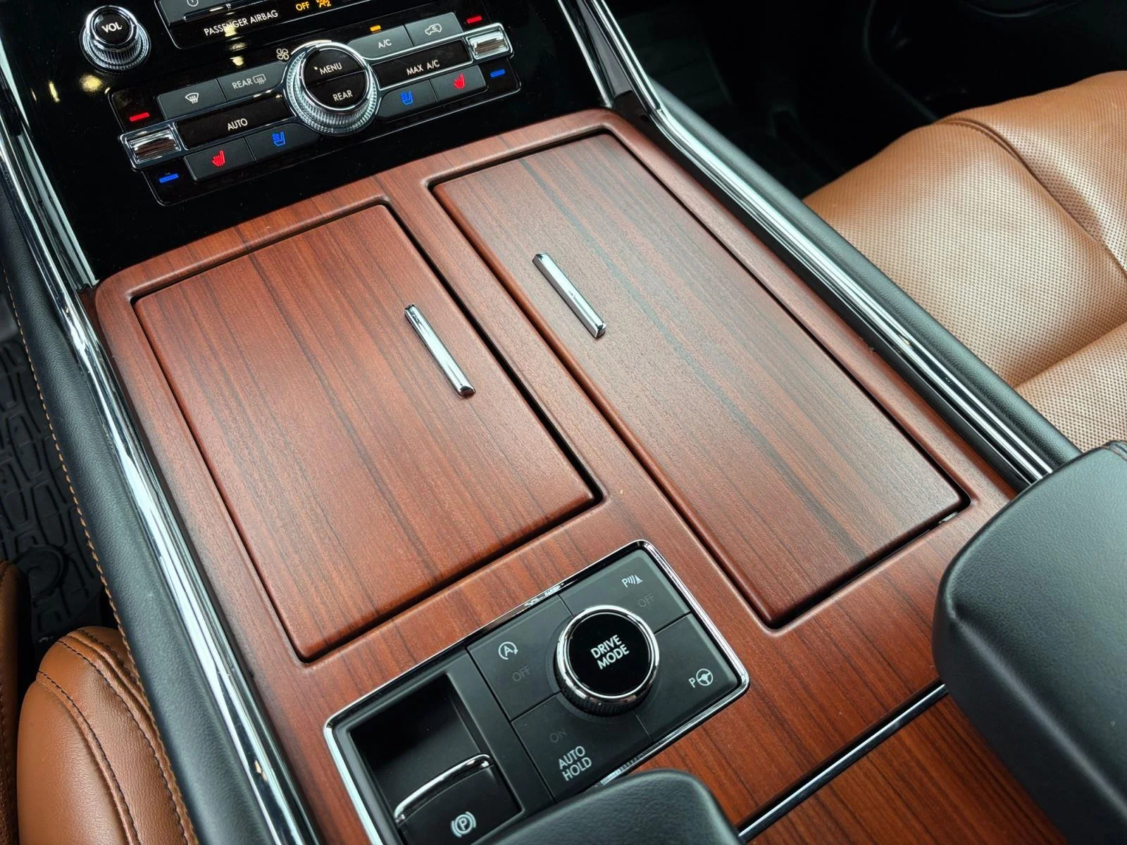 Used 2021 Infinite Black Lincoln Reserve image 32