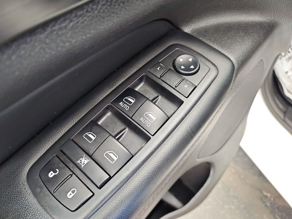 Used 2019 White Jeep Altitude image 11