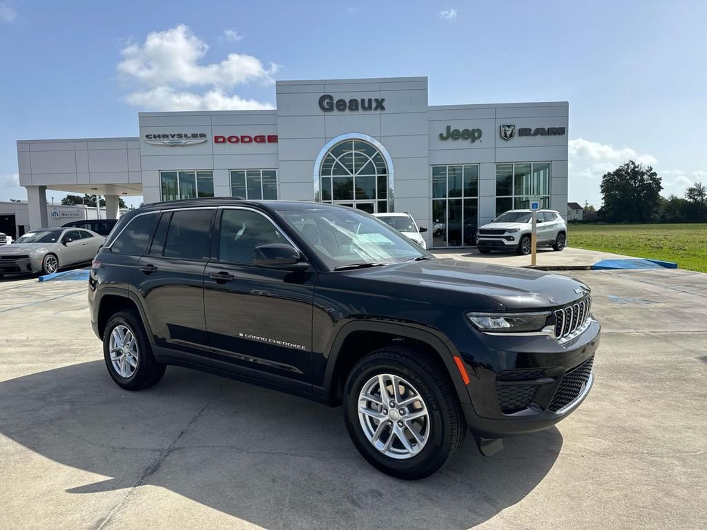 2026 Jeep Grand Cherokee Laredo