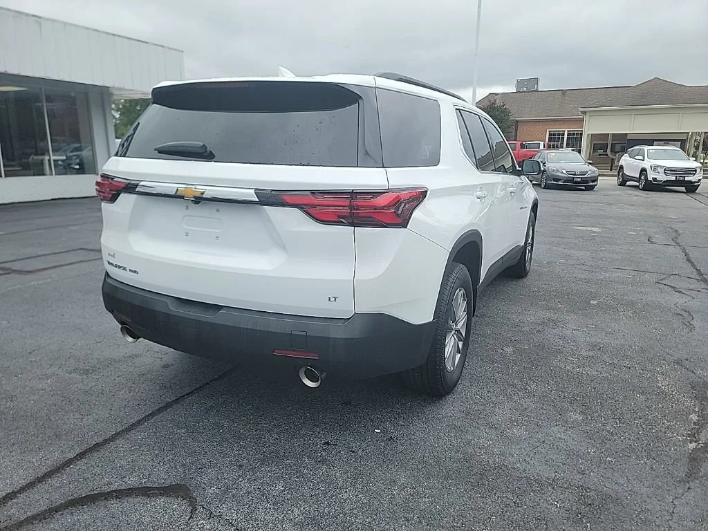 Used 2023 Summit White Chevrolet LT Cloth image 9