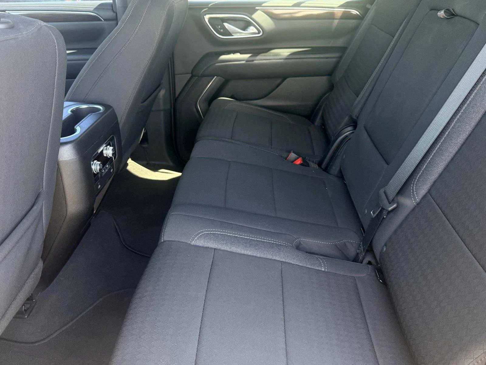 Used 2024 Midnight Blue Metallic GMC SLE image 13