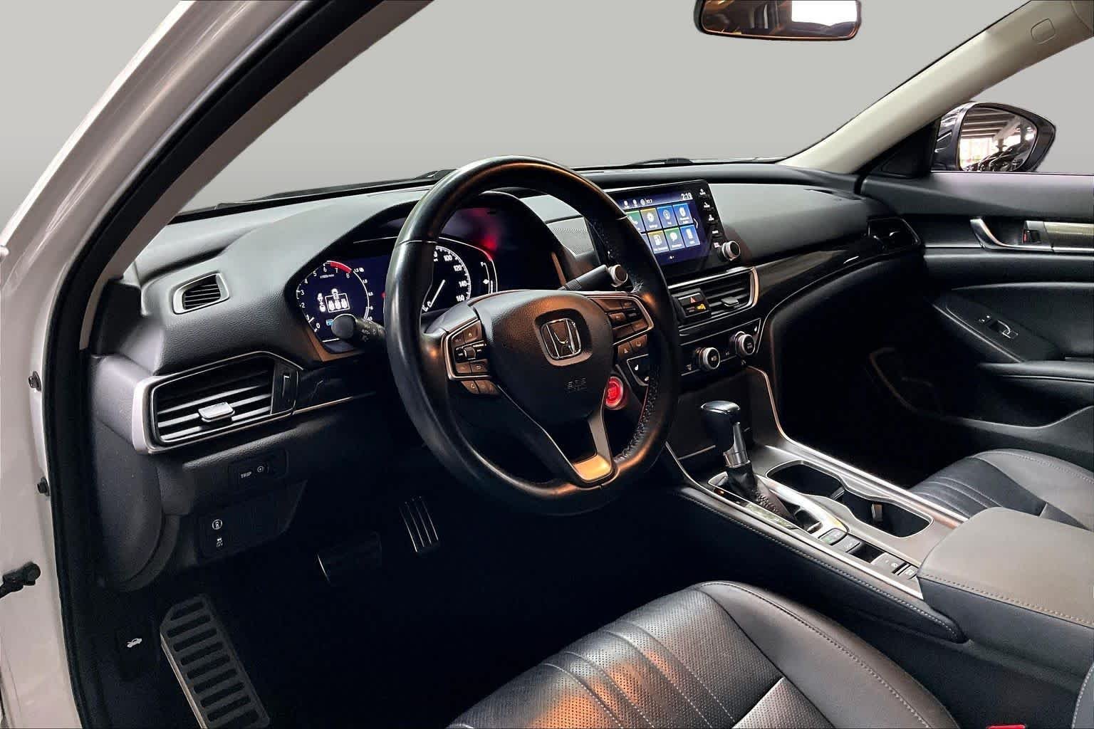 Used 2022 Platinum White Pearl Honda Sport SE image 17