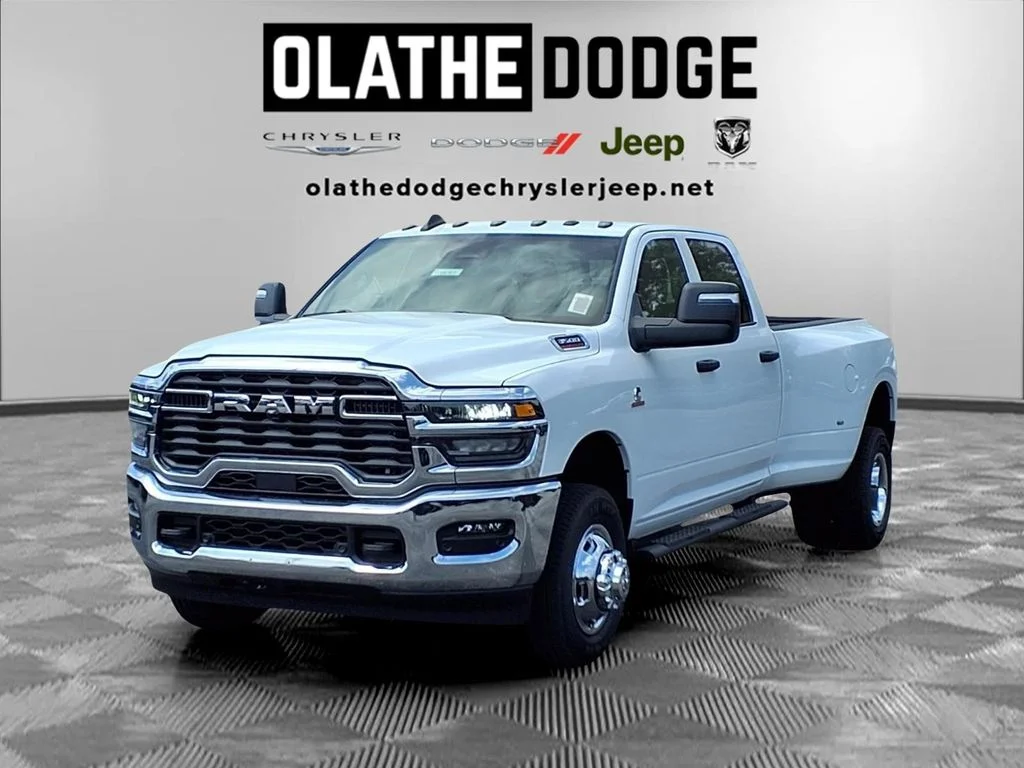 New 2026 Bright White Clear-Coat Exterior Paint RAM Tradesman image 1