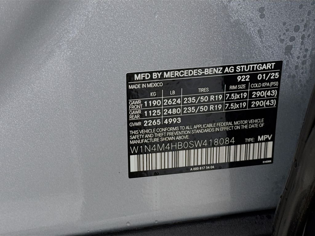 Used 2025 Silver Mercedes-Benz GLB 250 image 34