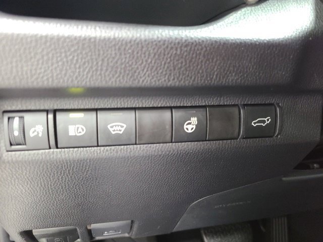 Certified Used 2024 Pearl Toyota XLE Premium image 39
