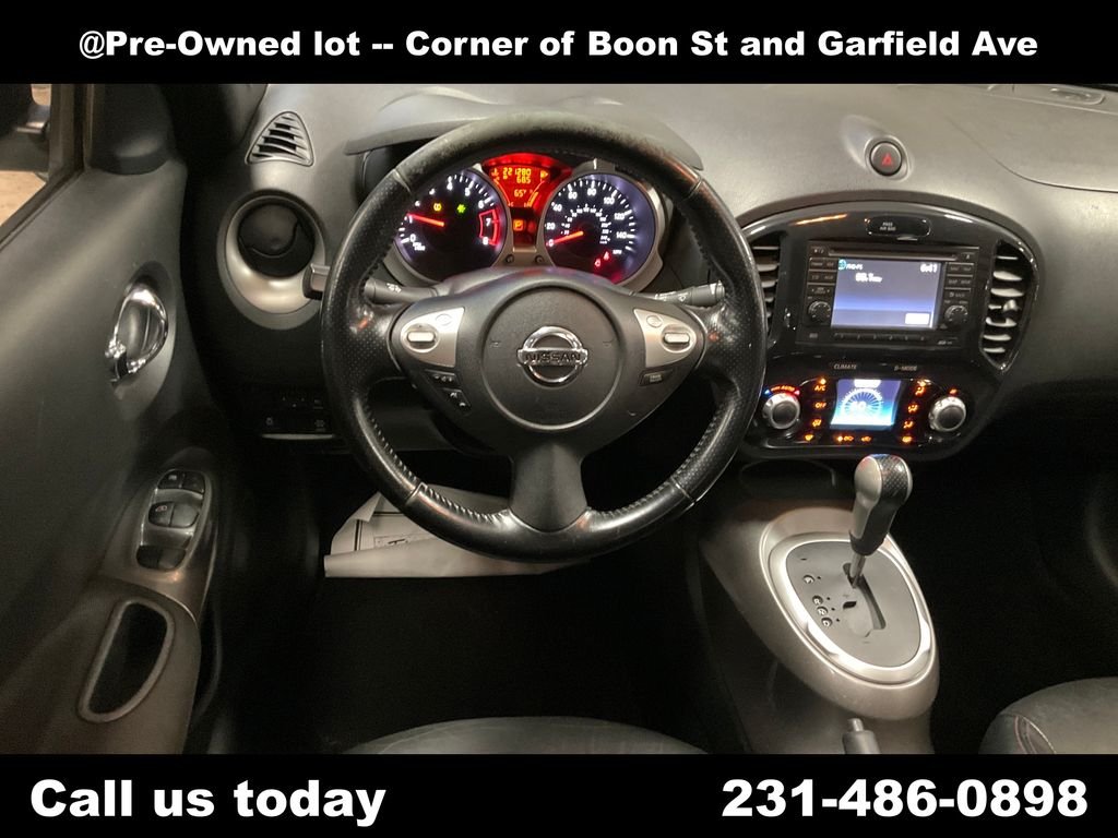 Used 2011 Red Nissan SL image 17