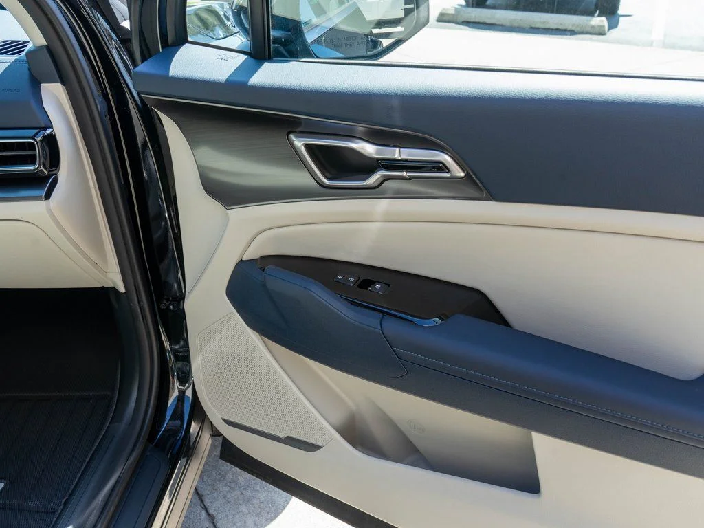 Certified Used 2025 Black Kia EX image 9