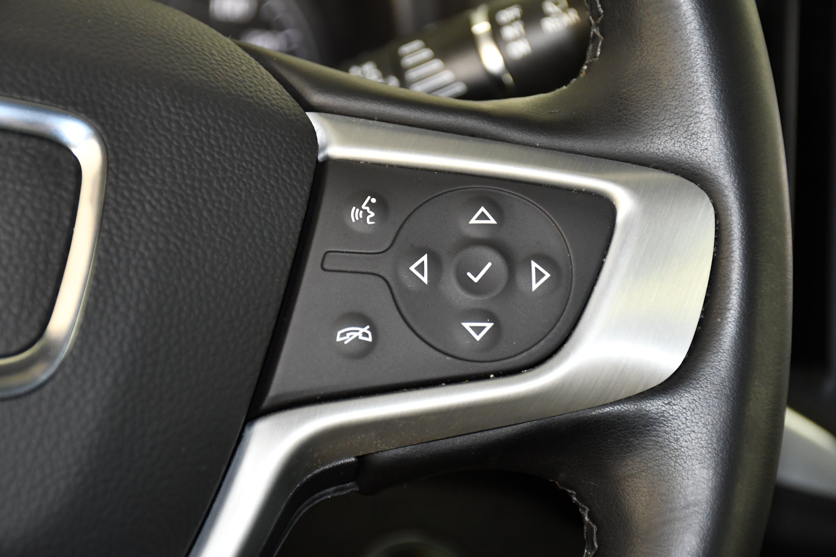 Used 2024 Sterling Metallic GMC SLT image 21