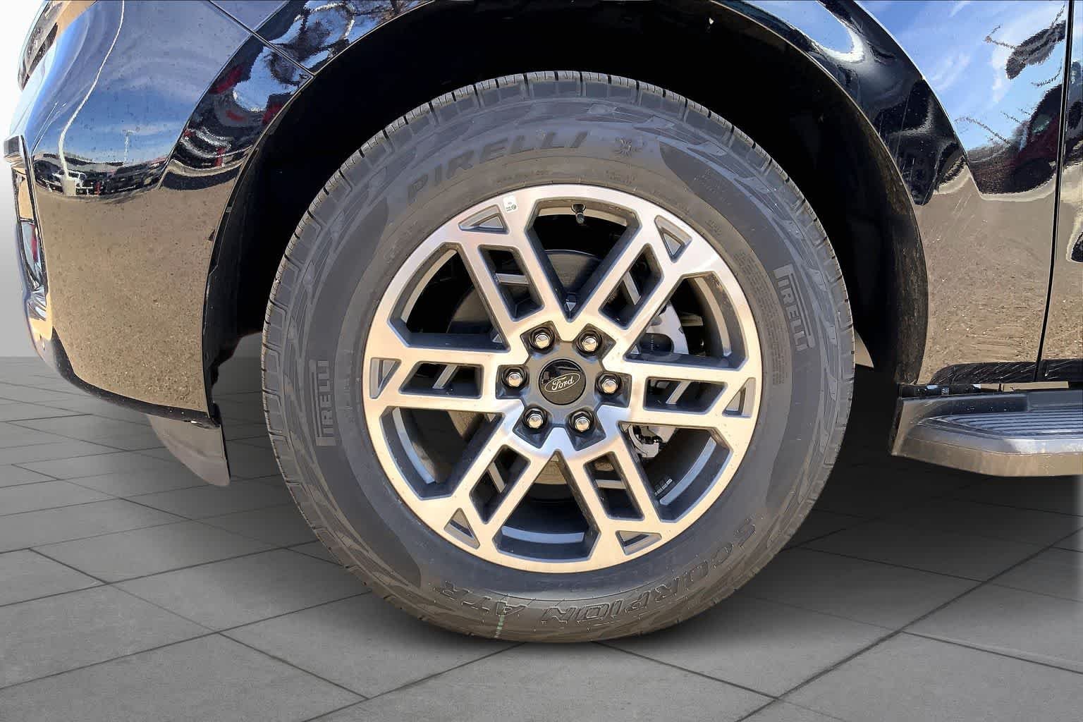 2025 Ford Expedition Active - Photo 11