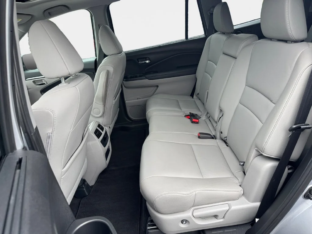 Certified Used 2019 Silver Honda EX-L image 20