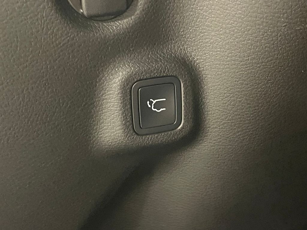 Used 2026 White/off-white Jeep Limited image 13