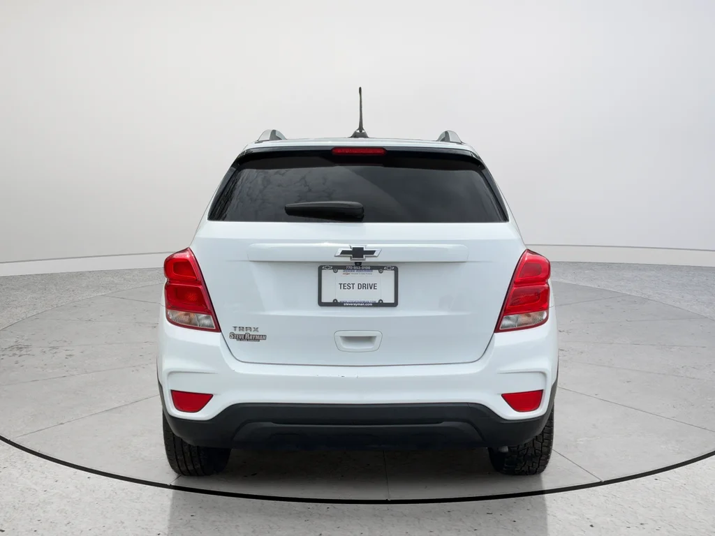 Used 2022 White Chevrolet LT image 8