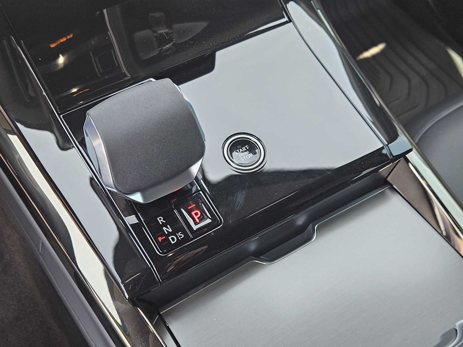 New 2026 Fuji White LAND ROVER SE image 18