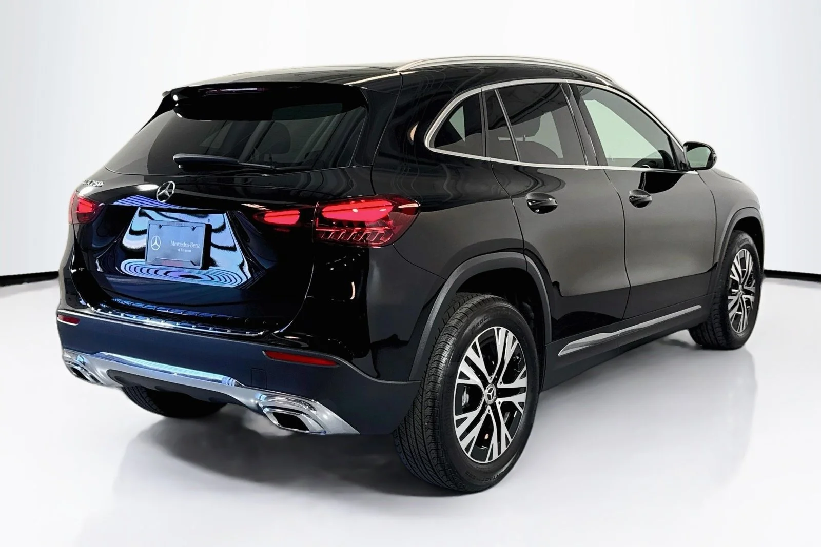 Used 2026 Night Black Mercedes-Benz GLA 250 image 5