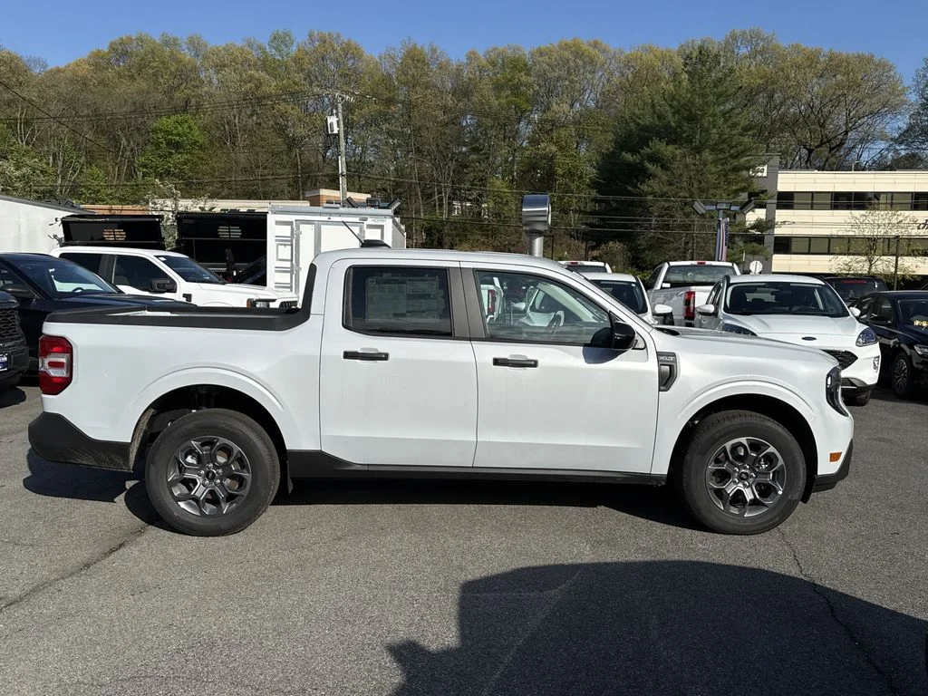 New 2026 White Ford XLT image 3