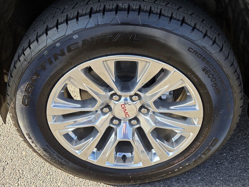 Used 2025 Black GMC Denali image 12