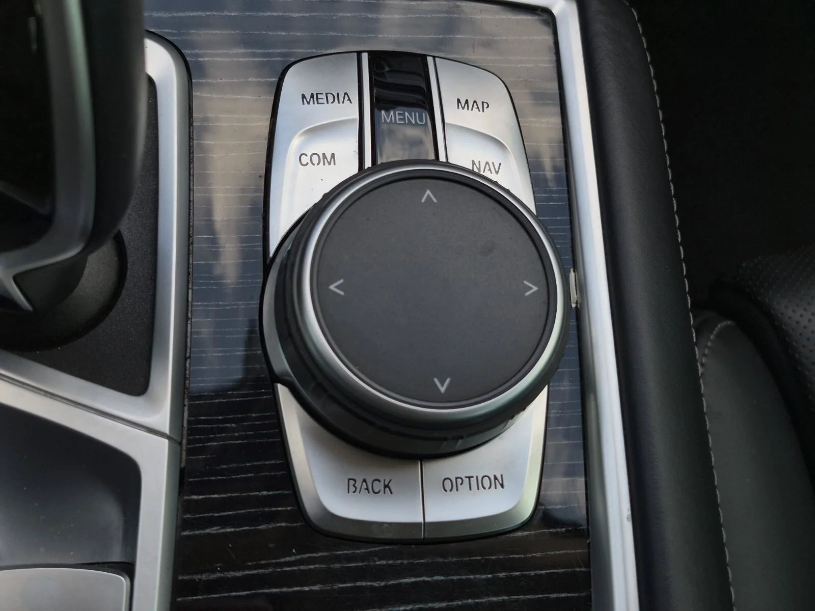 Used 2022 Black Sapphire Metallic BMW 740i image 34