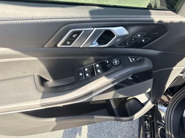 Used 2024 Black Sapphire Metallic BMW xDrive40i image 18