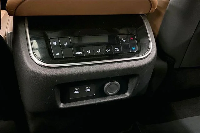 2025 Nissan Armada Platinum Reserve - Photo 34