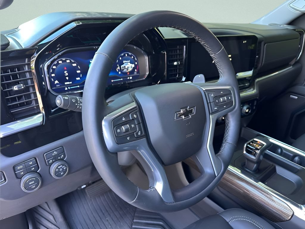 Used 2025 Radiant Red Tintcoat Chevrolet LT Trail Boss image 14