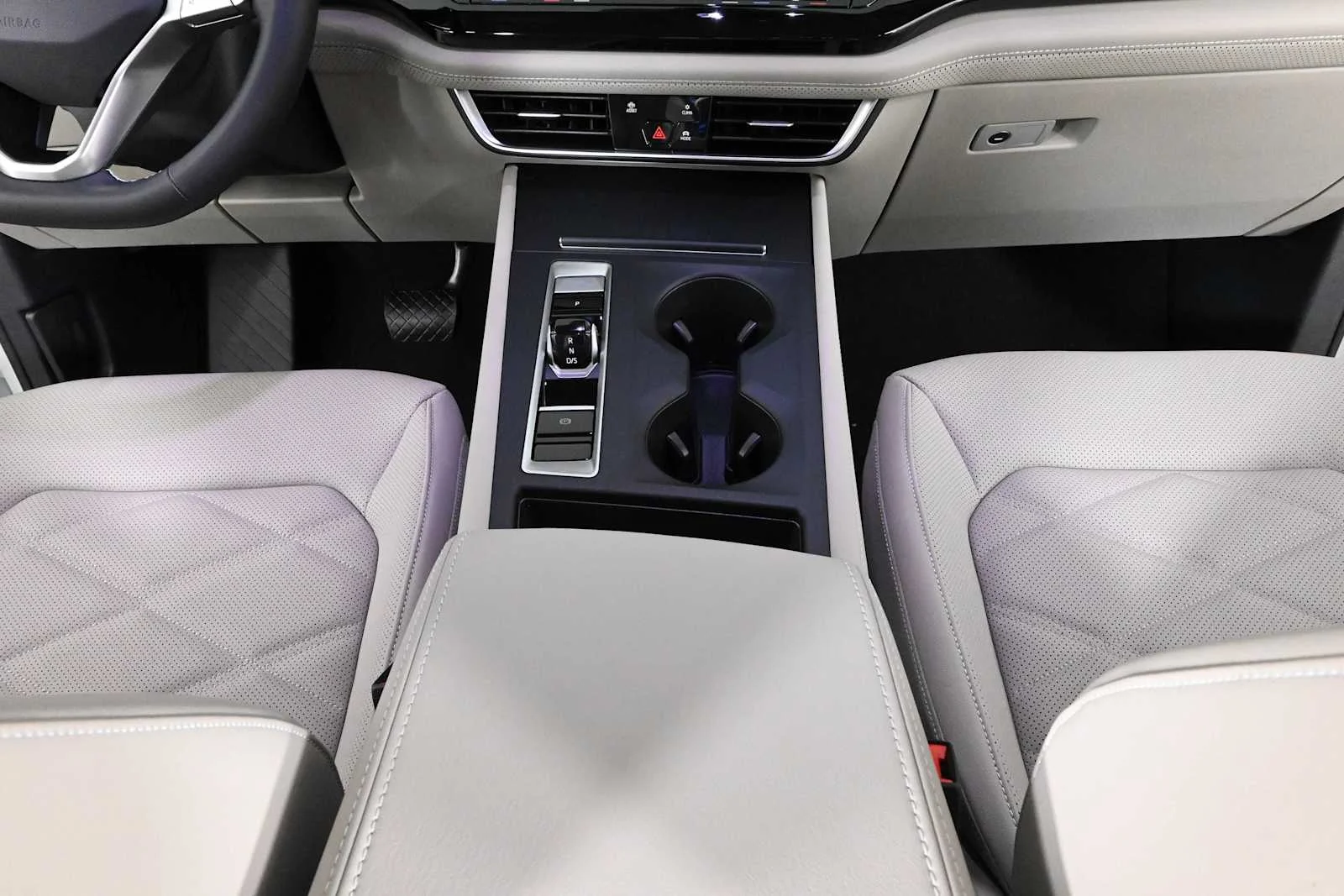 New 2026 Opal White Pearl Volkswagen 2.0T SE image 17
