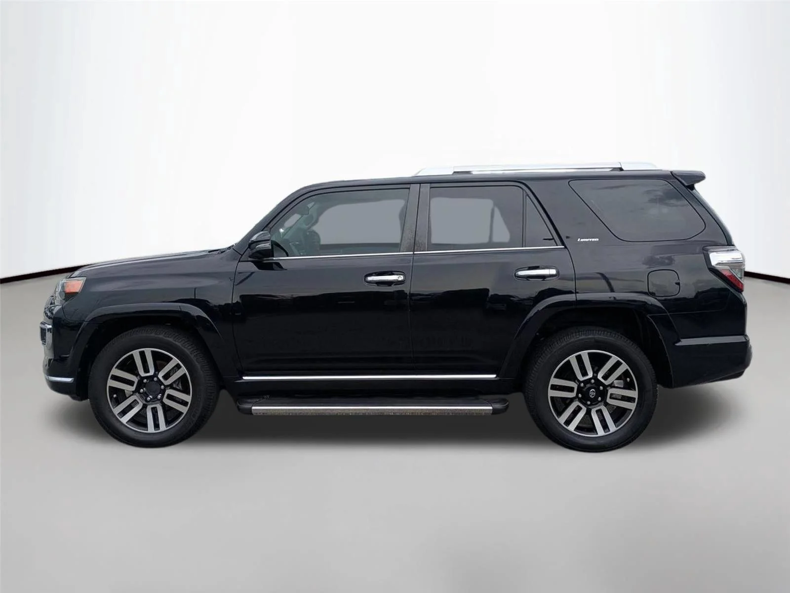Used 2019 Midnight Black Metallic Toyota Limited image 4