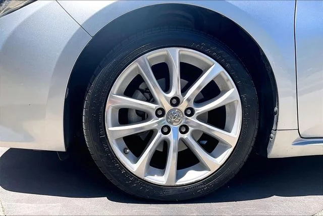 Used 2015 Silver Toyota Limited image 9