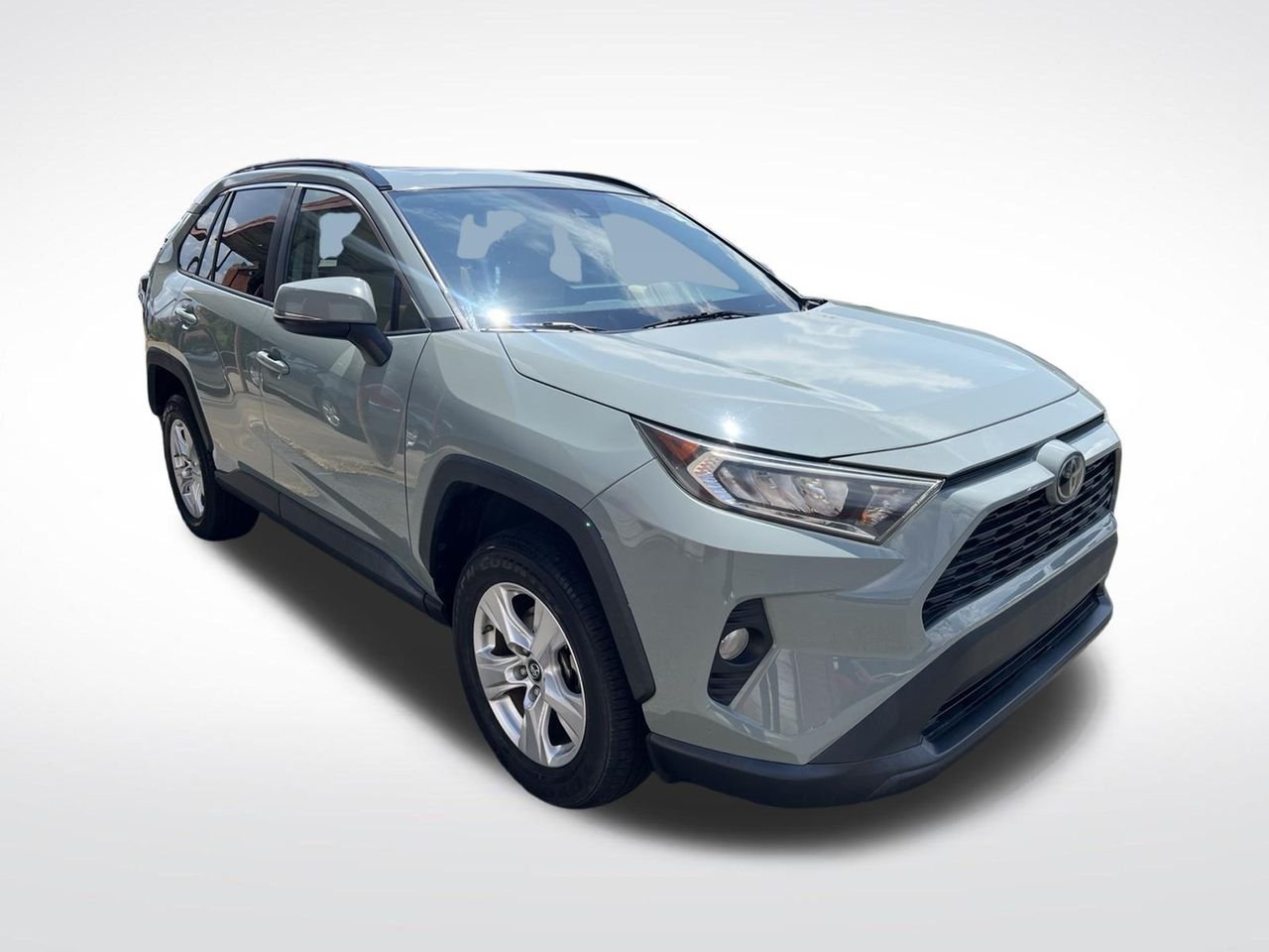 Used 2019 Gray Toyota XLE image 9