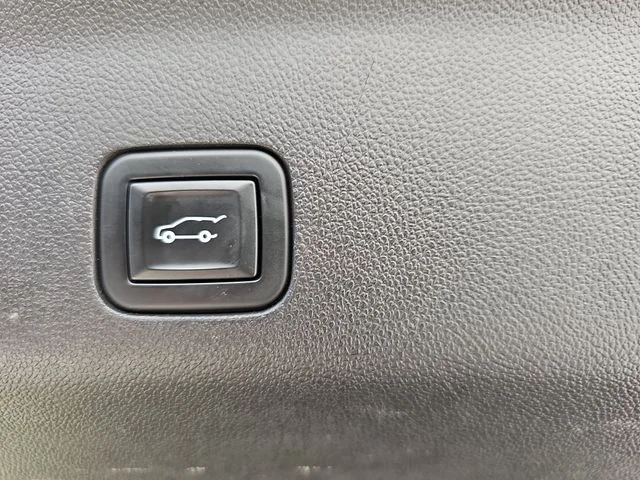 Used 2021 Gray Chevrolet Premier image 14