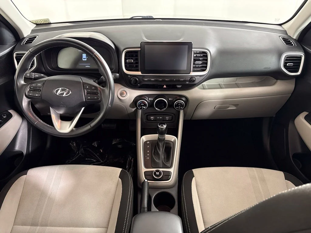 Used 2025 Black Hyundai SEL image 14