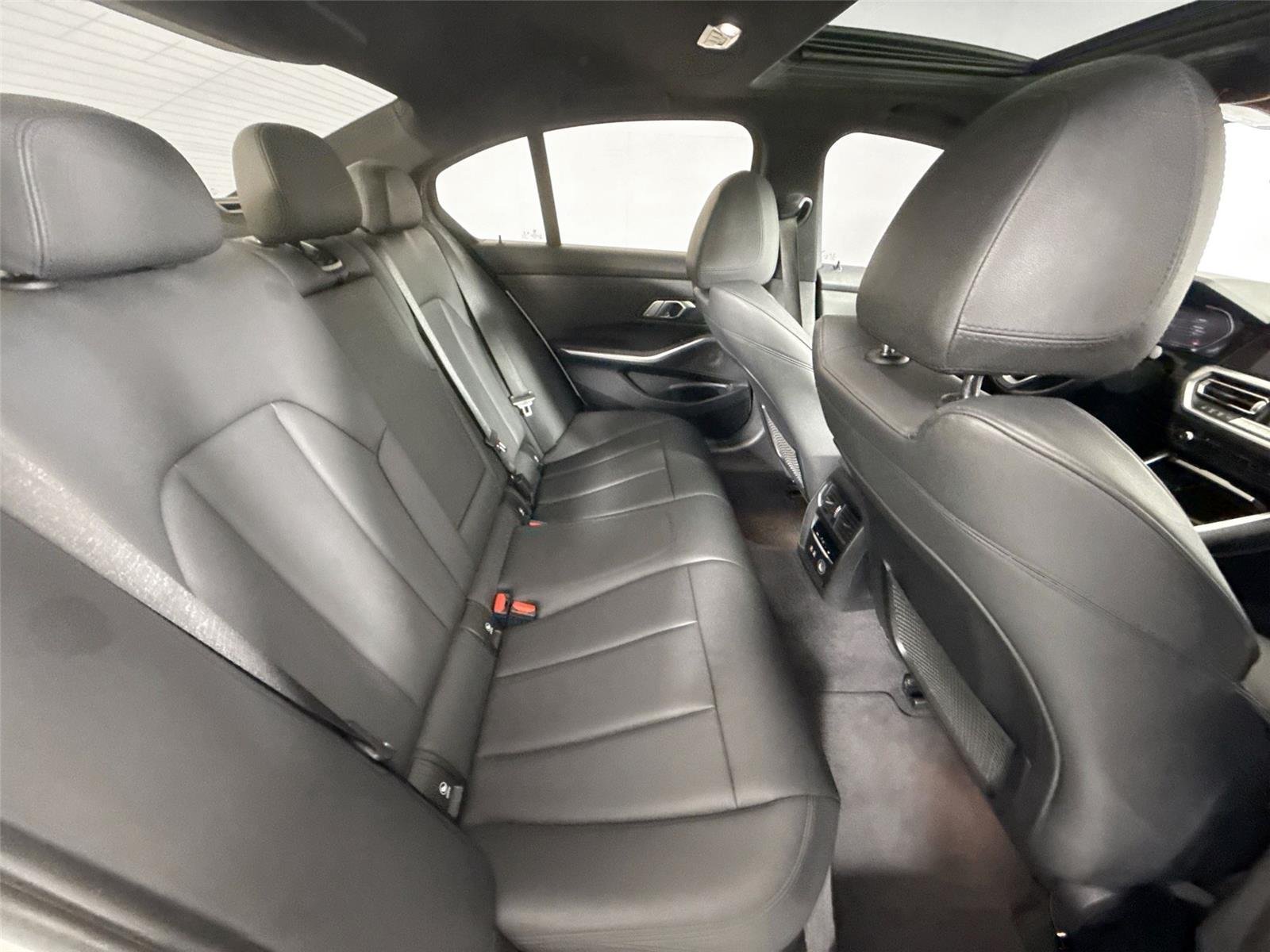 Used 2019 Mineral White Metallic BMW 330i xDrive image 40