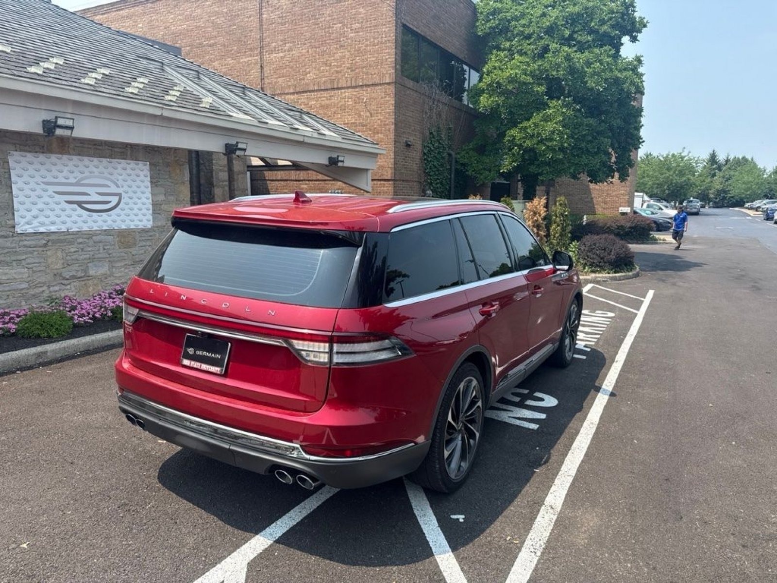 Used 2020 Red Lincoln Reserve image 6