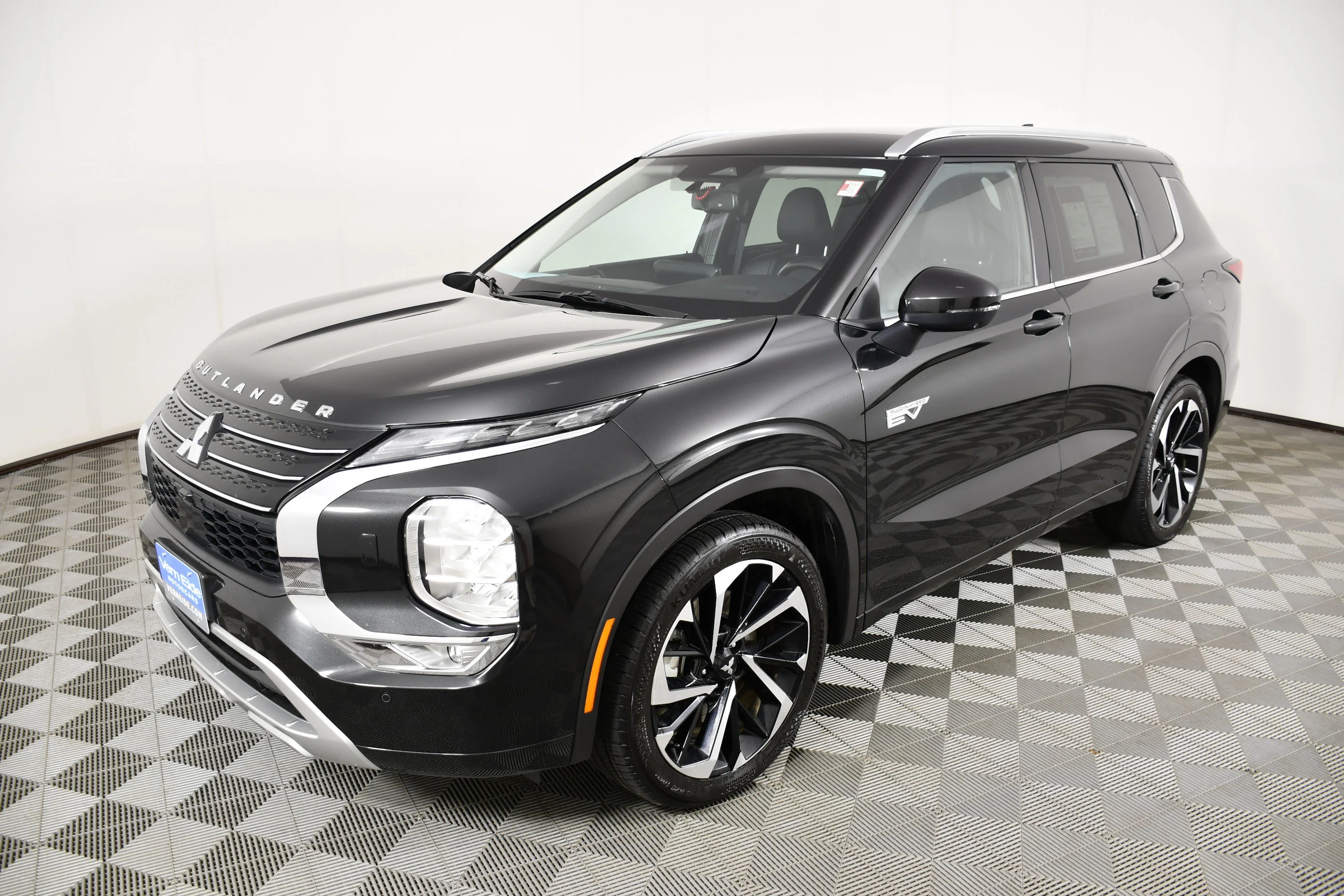 Certified Used 2024 Black Diamond Mitsubishi SEL image 10