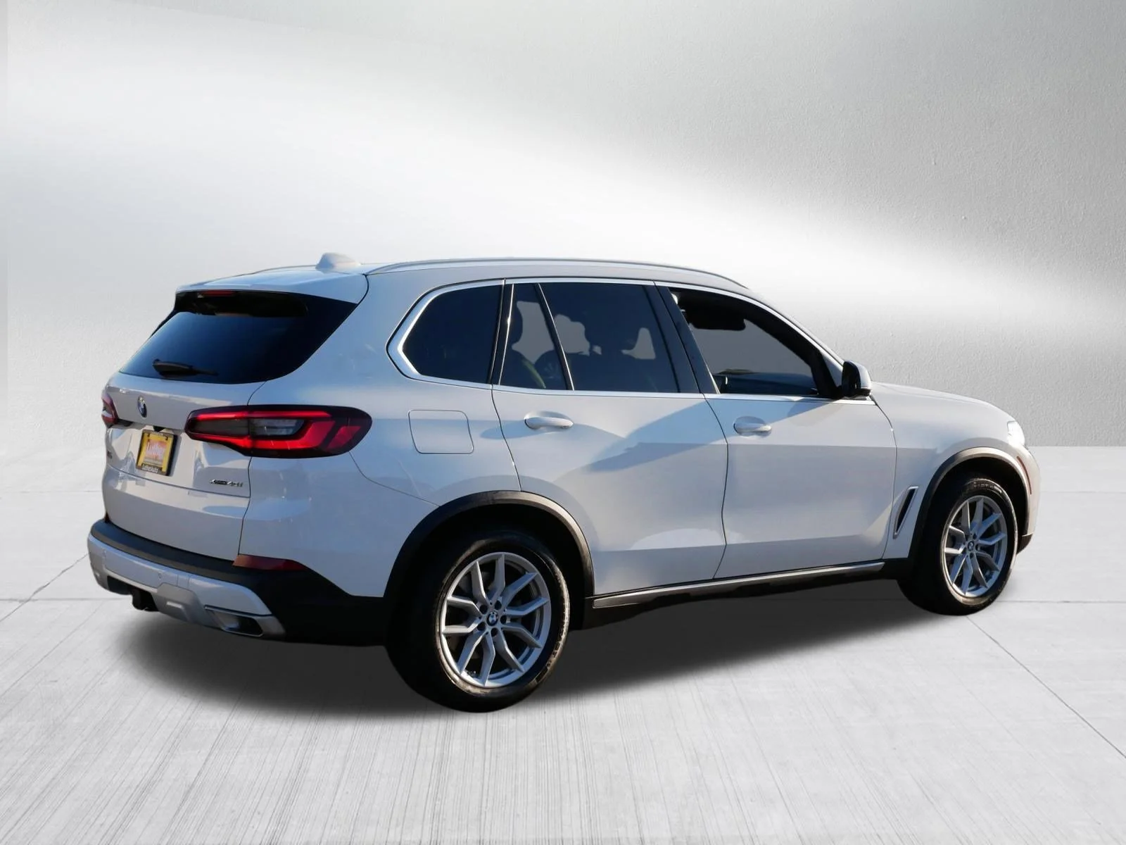 Used 2023 Alpine White BMW xDrive40i image 6