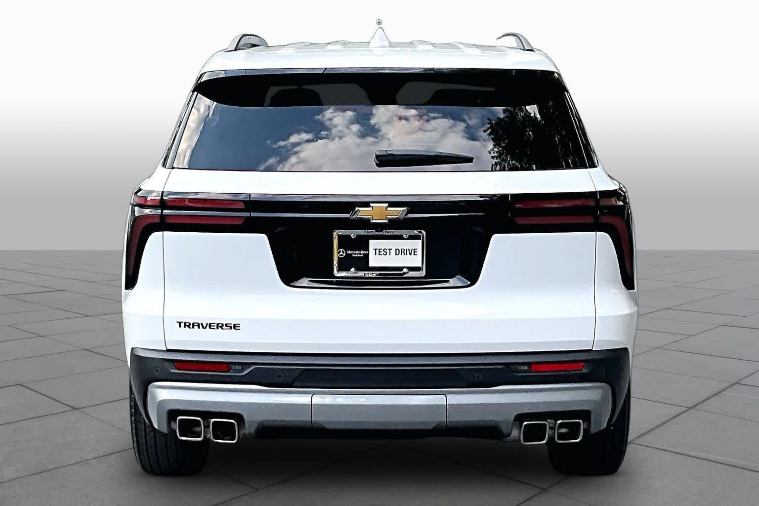 Used 2026 Summit White Chevrolet FWD LT image 5
