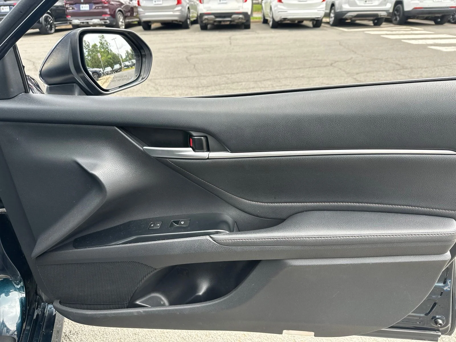Used 2018 Blue Toyota XLE image 21