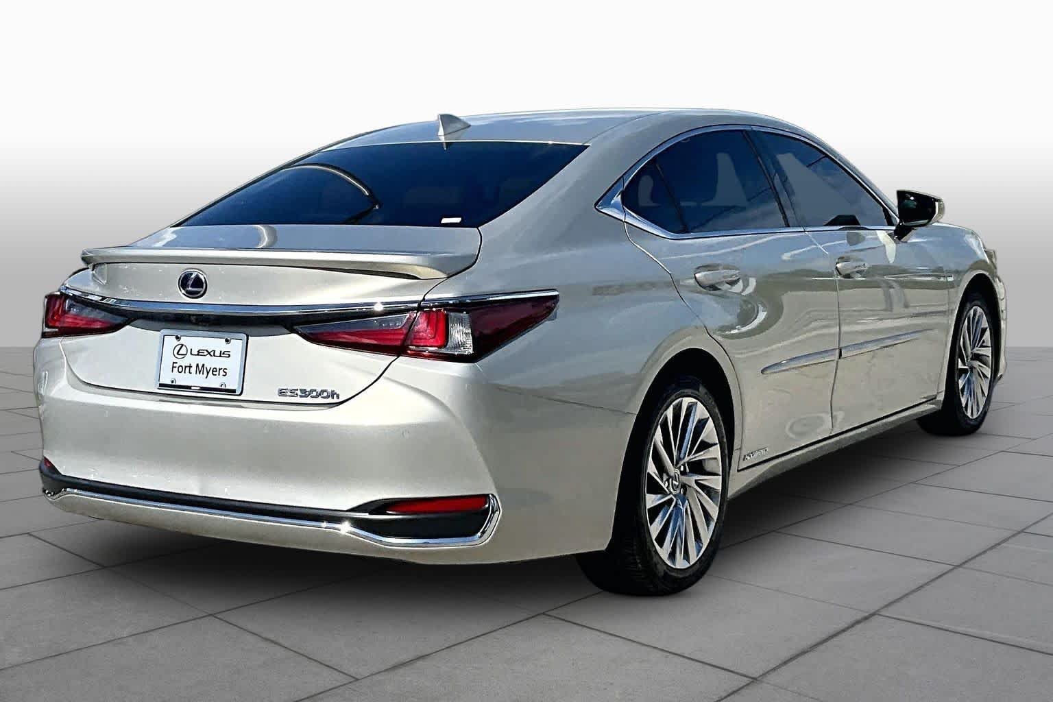Used 2022 Moonbeam Beige Metallic Lexus Ultra Luxury image 13