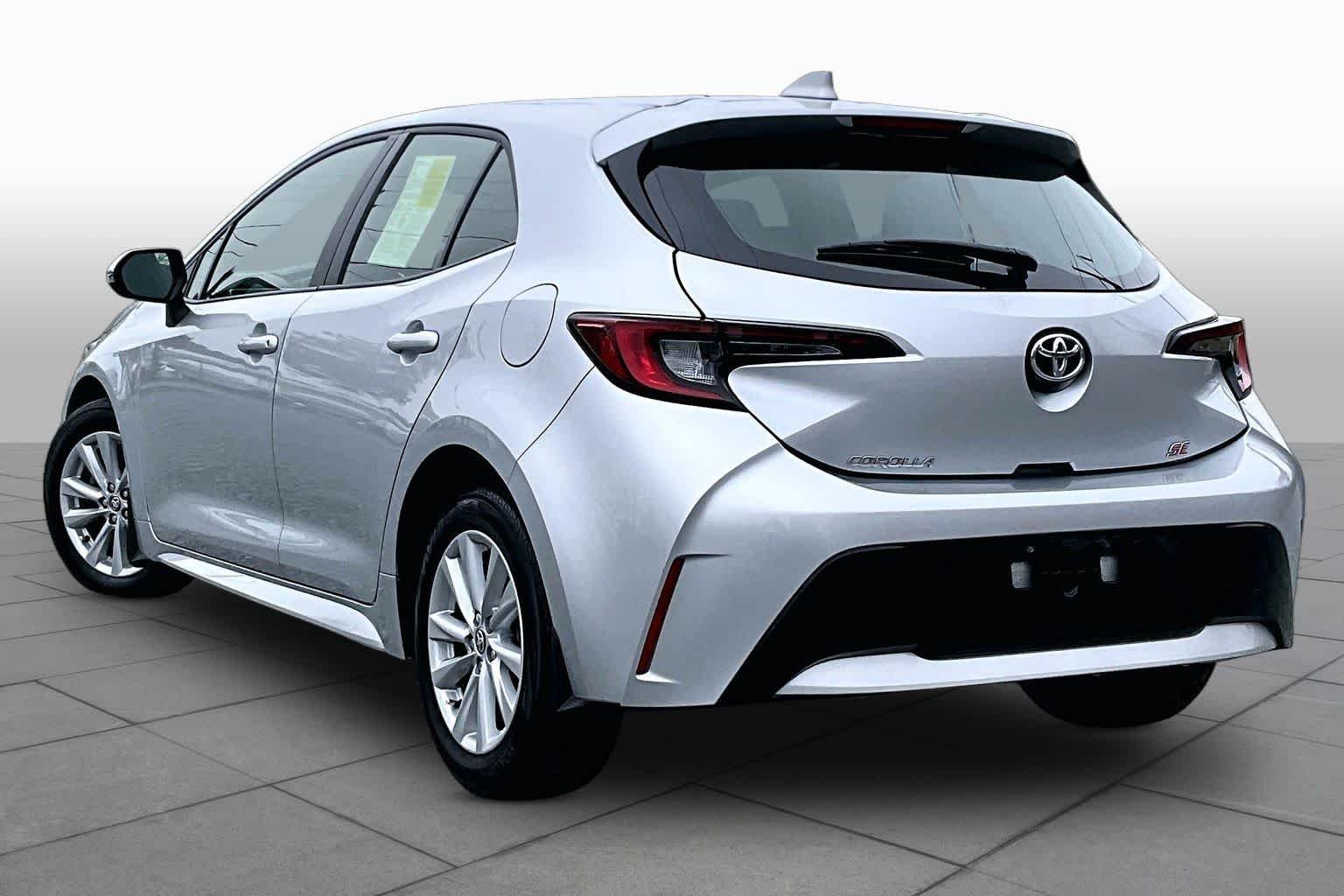 Used 2025 Classic Silver Metallic Toyota SE image 12