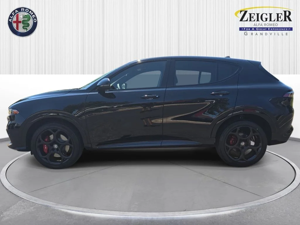 New 2026 Alfa Black Exterior Paint Alfa Romeo Base image 8