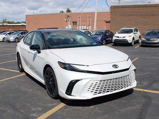 Used 2025 White Toyota XSE image 4