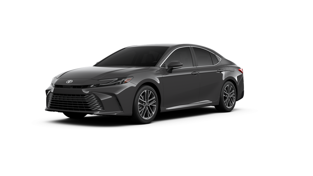 2026 Toyota Camry XLE Hybrid's photo