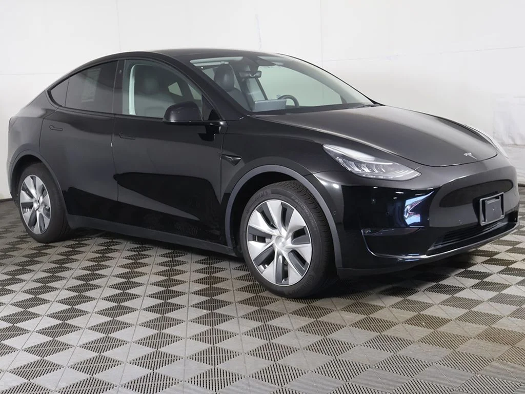 Used 2022 Tesla Model Y Long Range with VIN 7SAYGDEE8NF390660 for sale in Bedford, OH