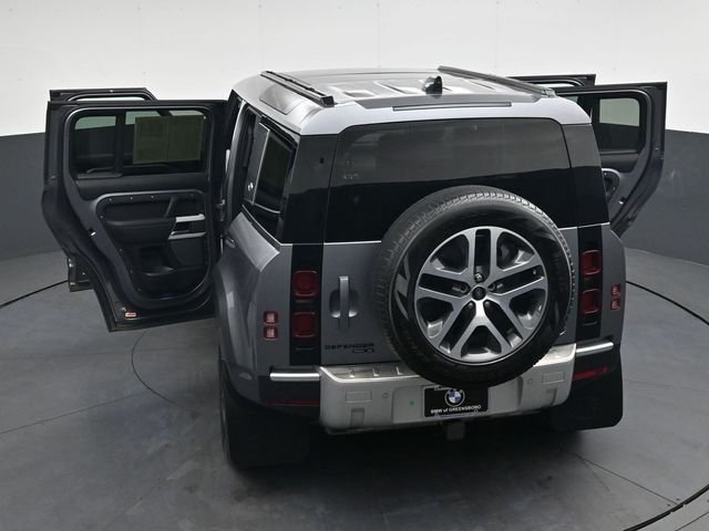 Used 2020  Land Rover SE image 48