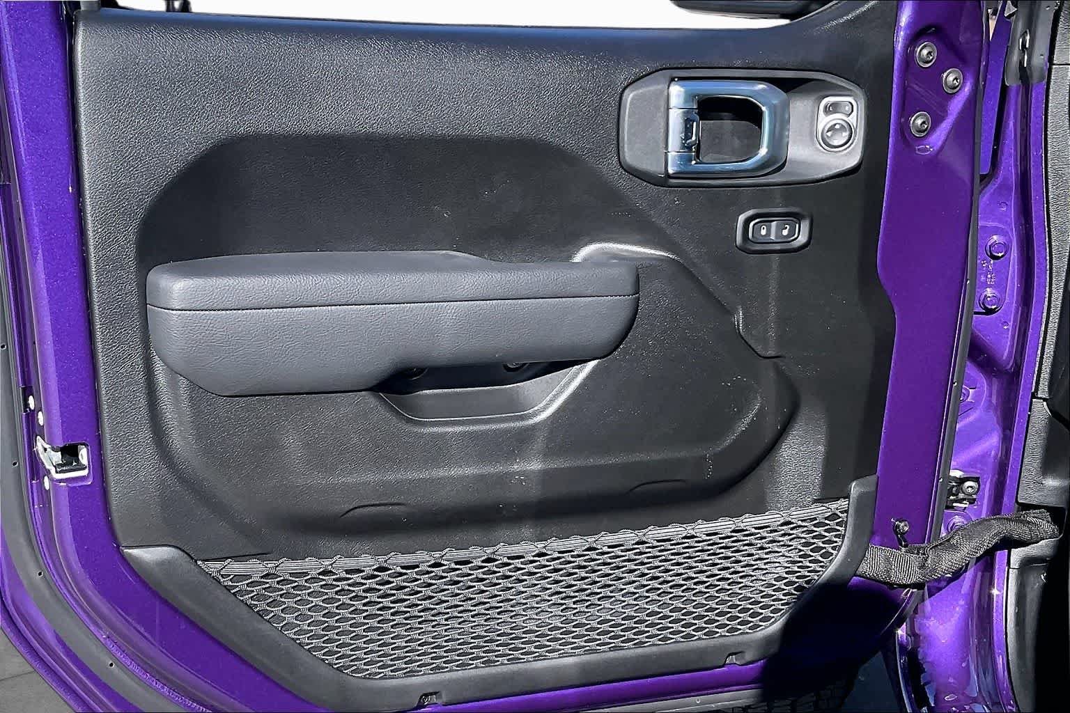New 2026 Reign Exterior Paint Jeep Sport S image 10