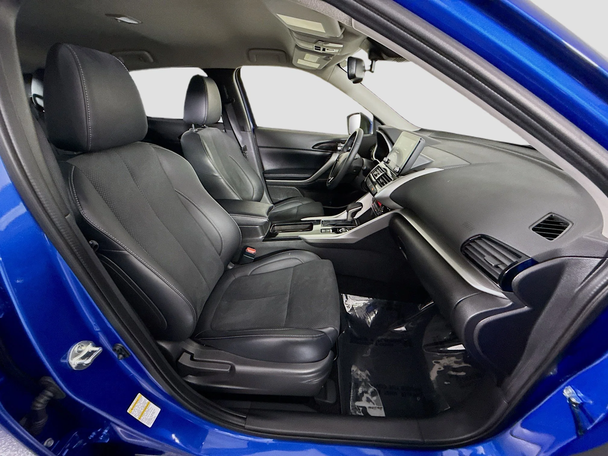 Used 2026 Lightning Blue Metallic Mitsubishi Black Edition image 25