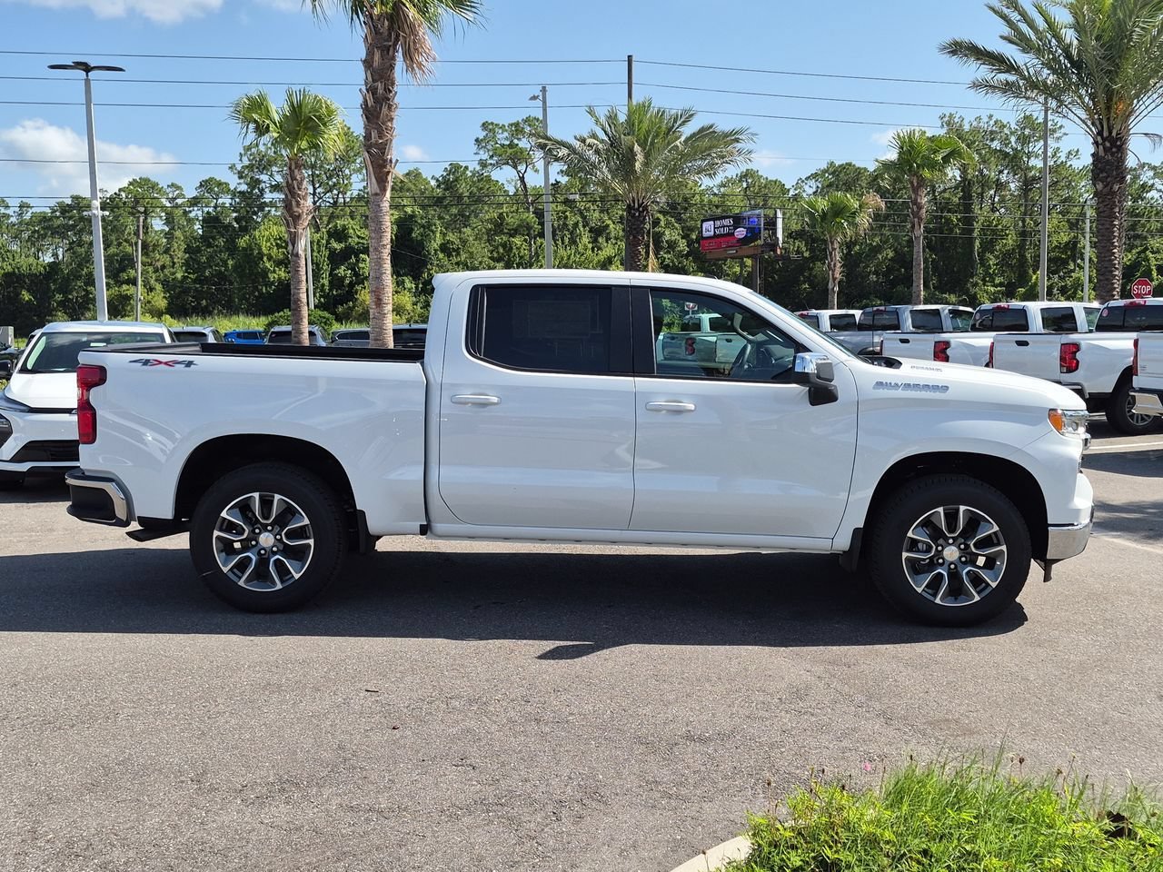 2026 Chevrolet Silverado 1500 LT - Photo 9