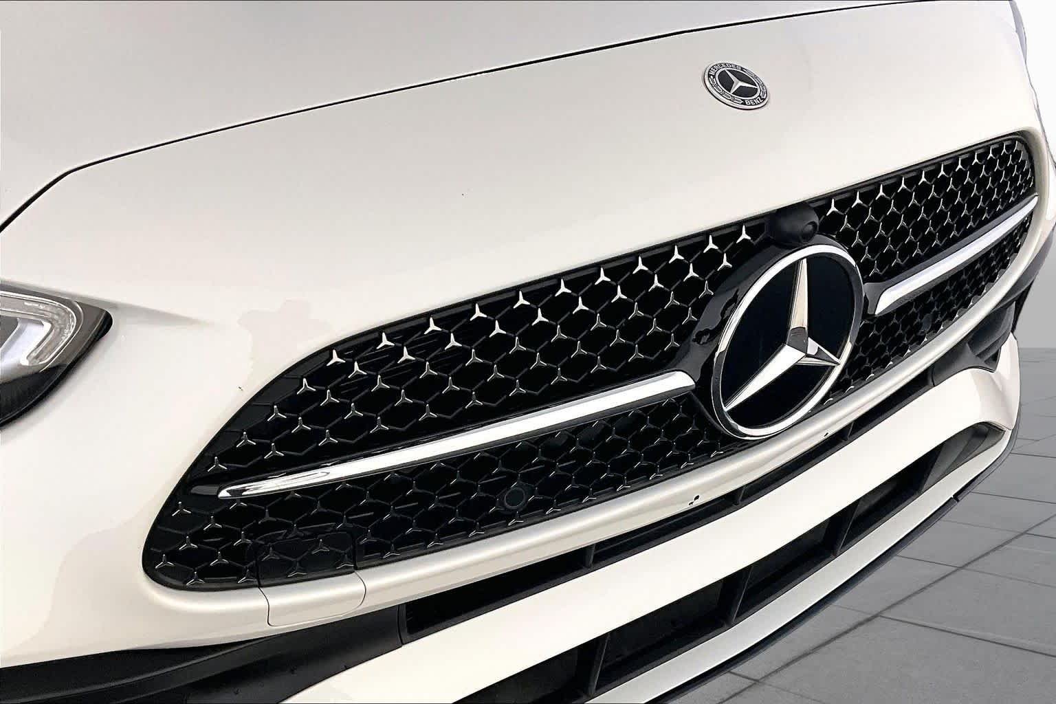 Used 2023 Polar White Mercedes-Benz C 300 image 32