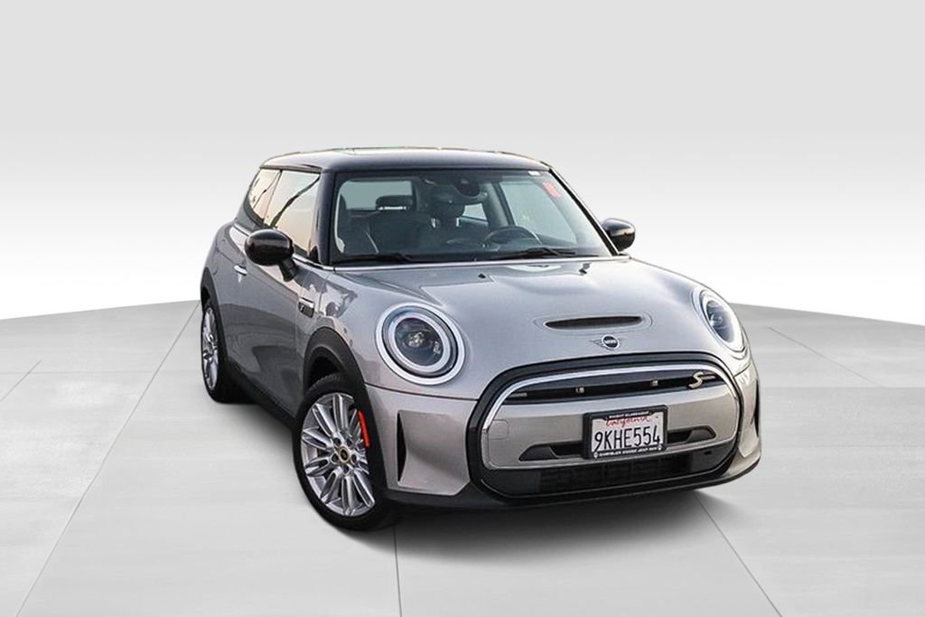 Used 2024 MINI Hardtop 2 Door SE with VIN WMW13DJ00R2U93890 for sale in Claremont, CA