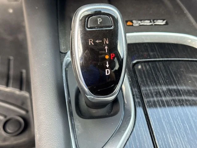 Used 2020 White Frost Tricoat Buick FWD 4dr Avenir image 20