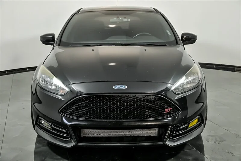 Used 2018 Shadow Black Ford ST image 4